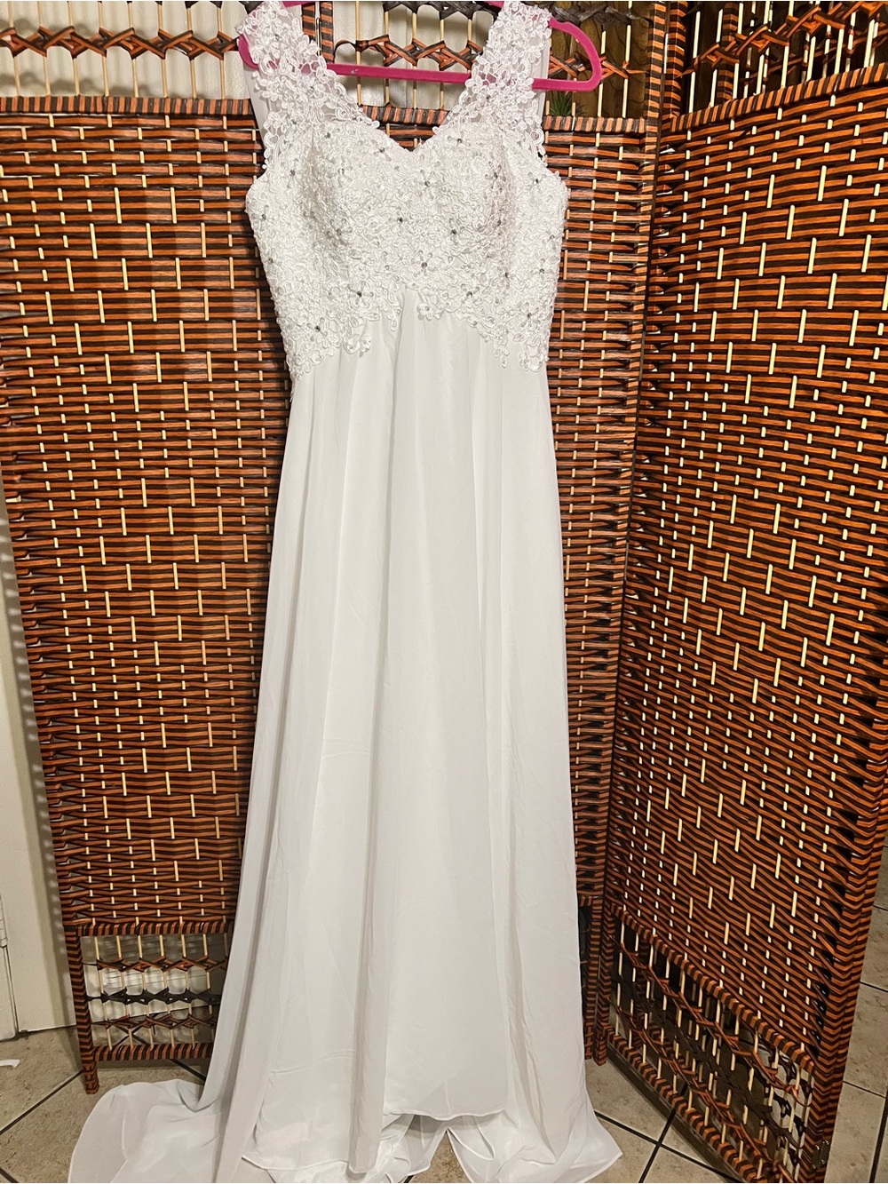 White Lace Bodice V-Neck Chiffon Maxi Wedding Dress